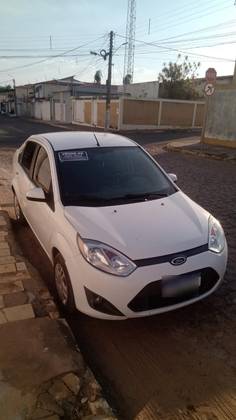 FORD FIESTA 1.6 ROCAM SE SEDAN 8V FLEX 4P MANUAL